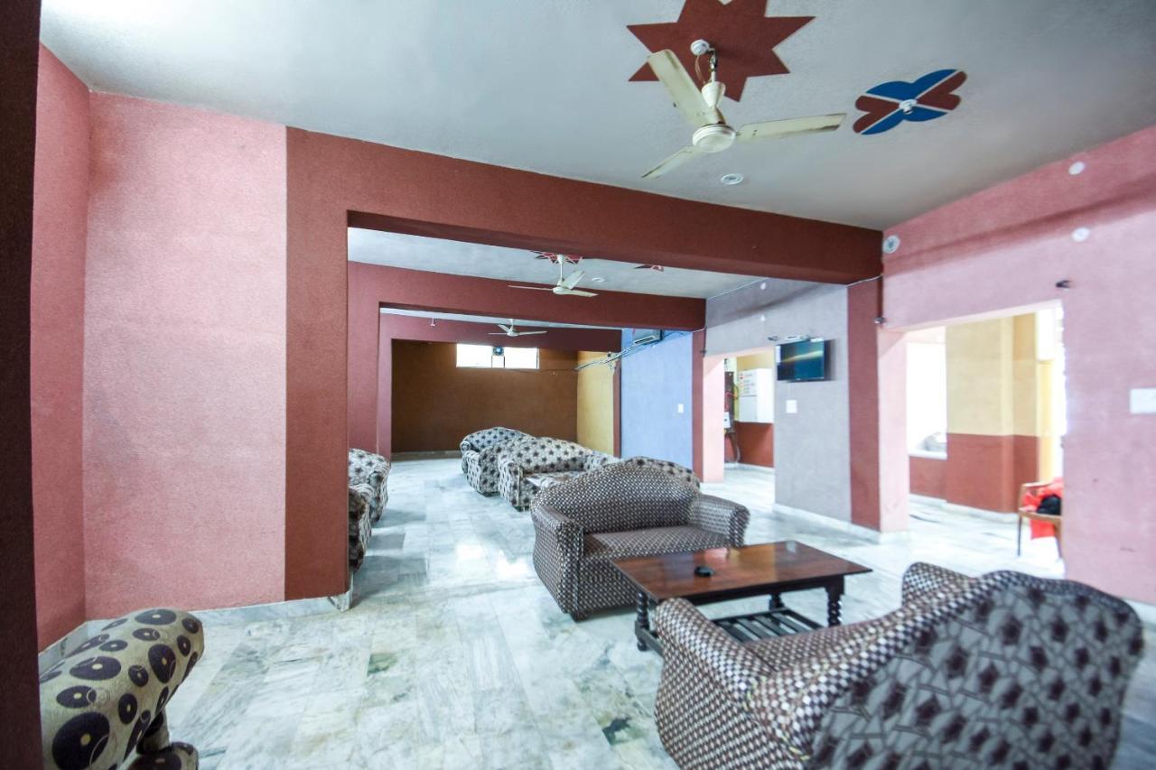 Oyo Flagship Vibes Hotel Nalagarh Ngoại thất bức ảnh
