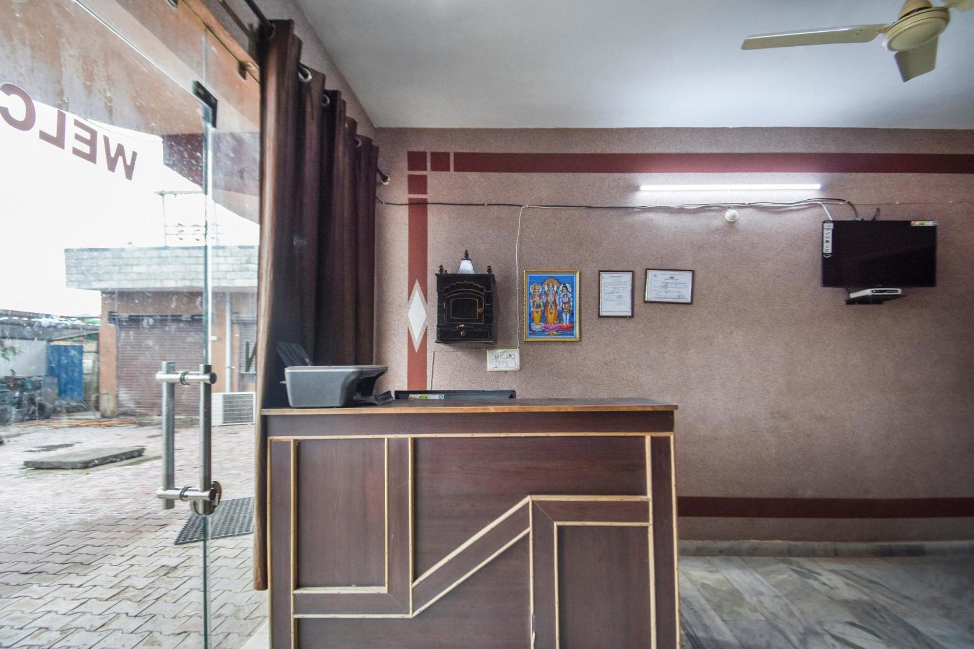 Oyo Flagship Vibes Hotel Nalagarh Ngoại thất bức ảnh