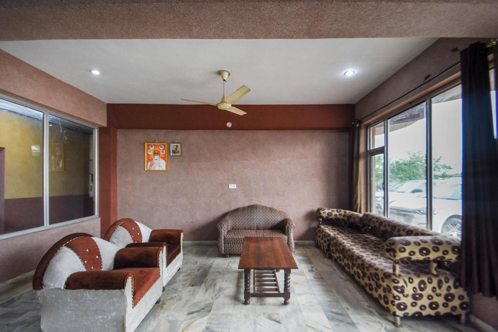Oyo Flagship Vibes Hotel Nalagarh Ngoại thất bức ảnh
