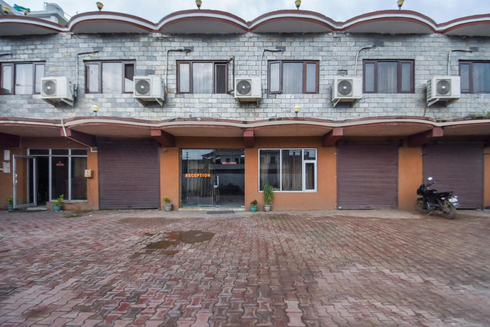 Oyo Flagship Vibes Hotel Nalagarh Ngoại thất bức ảnh
